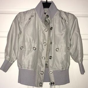Mid sleeve light jacket